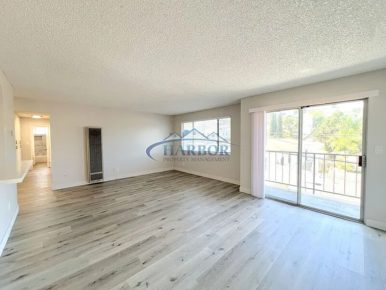 2315 S Grand Ave #11 — Photo 6
