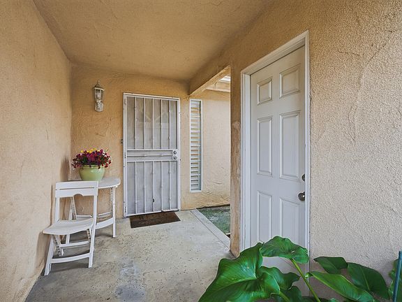 5th image of 6706 N Chestnut Avenue #118