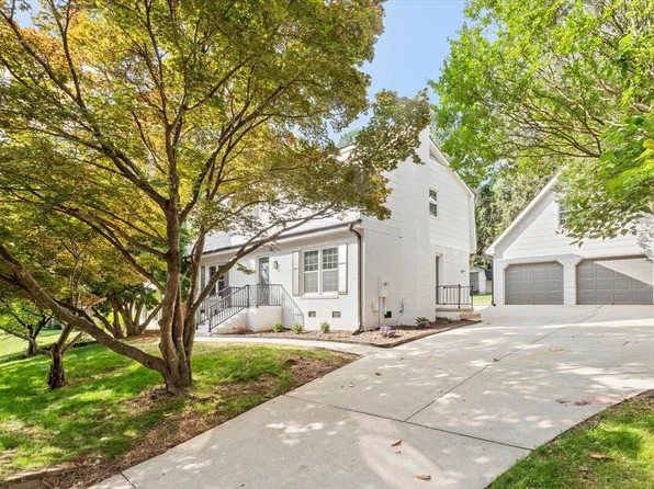 3129 Merrianne Dr, Raleigh, NC 27607