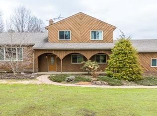 12895 Greenbrier Dr, Chardon, OH 44024