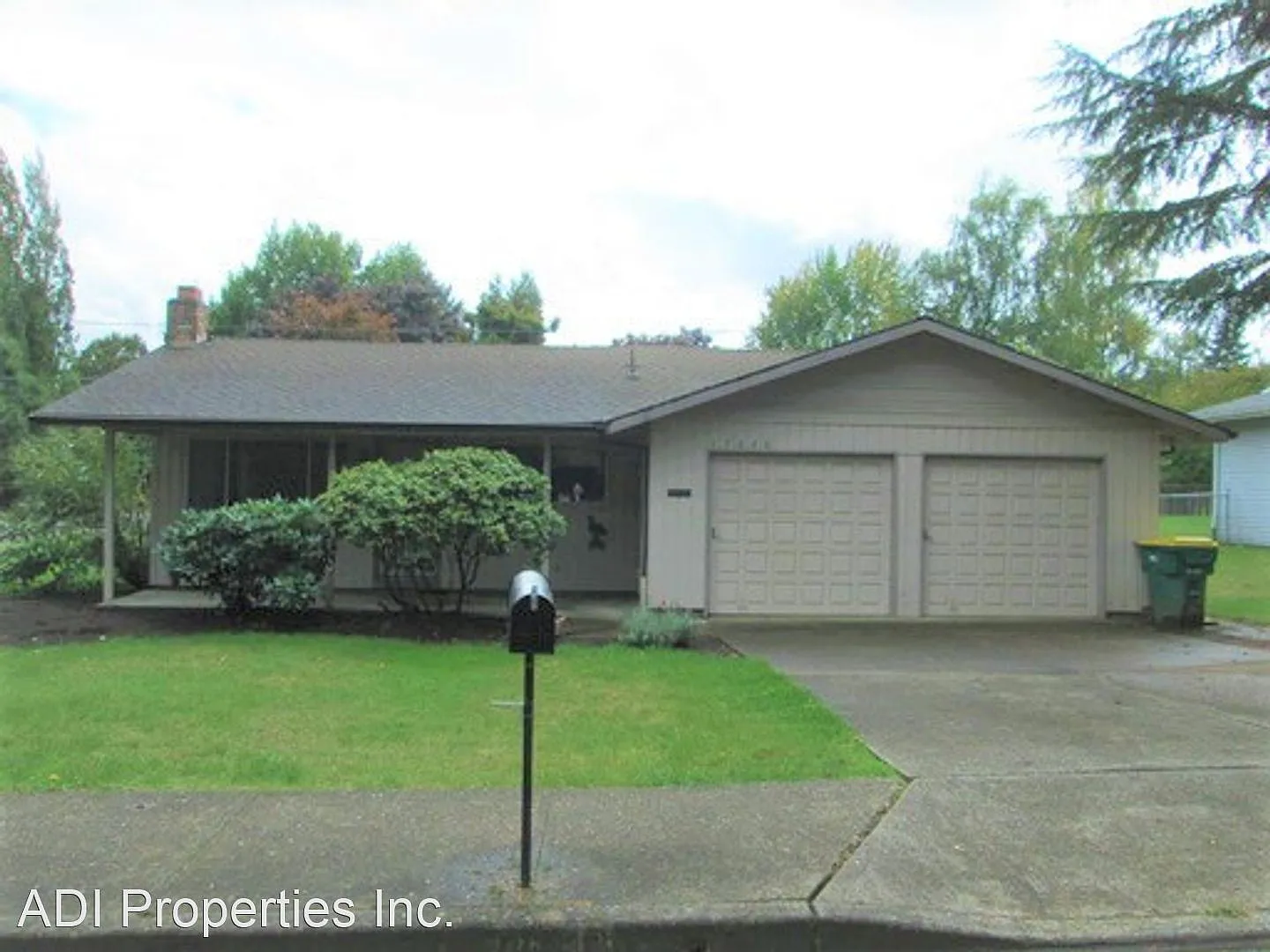 17640 SW Wright St photo 1
