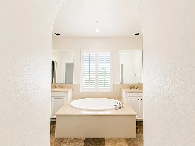 827 Terrace Ln E #10 — Photo 14