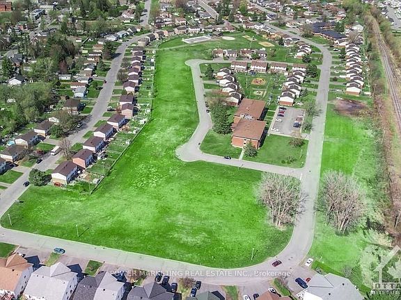 4th image of 840 Portelance Ave