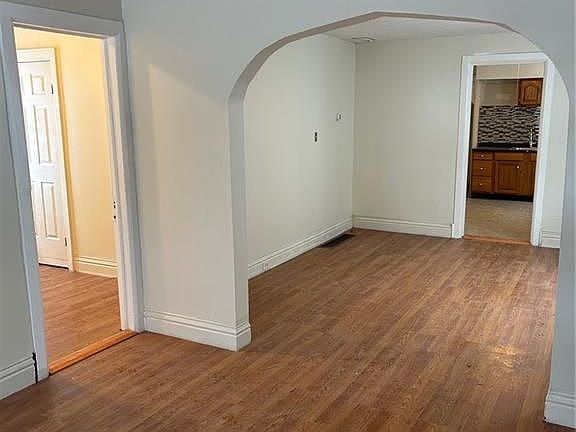 5th image of 37 Roebling Ave