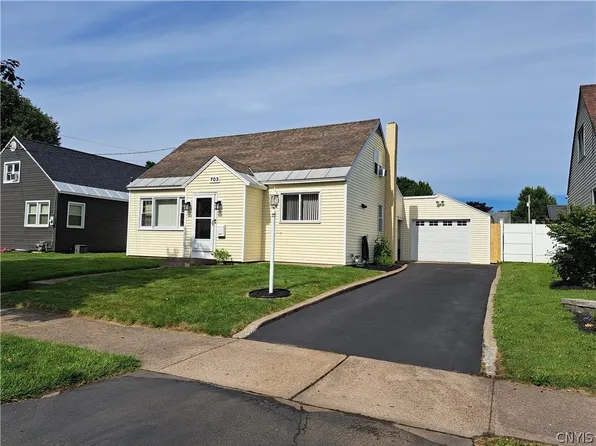 703 Oakwood St, Rome, NY 13440