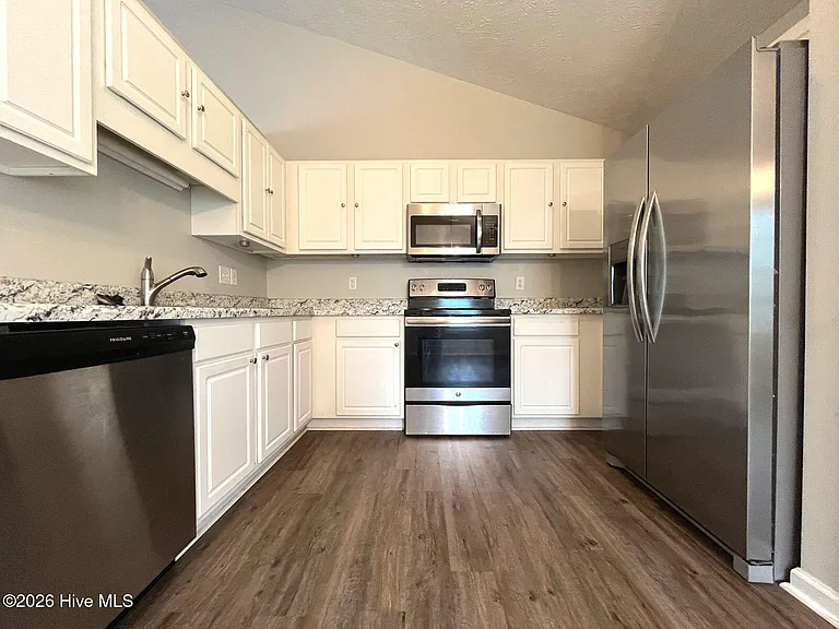 477 Northwoods Dr — Photo 9