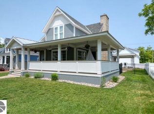 813 E State St, Traverse City, MI 49686