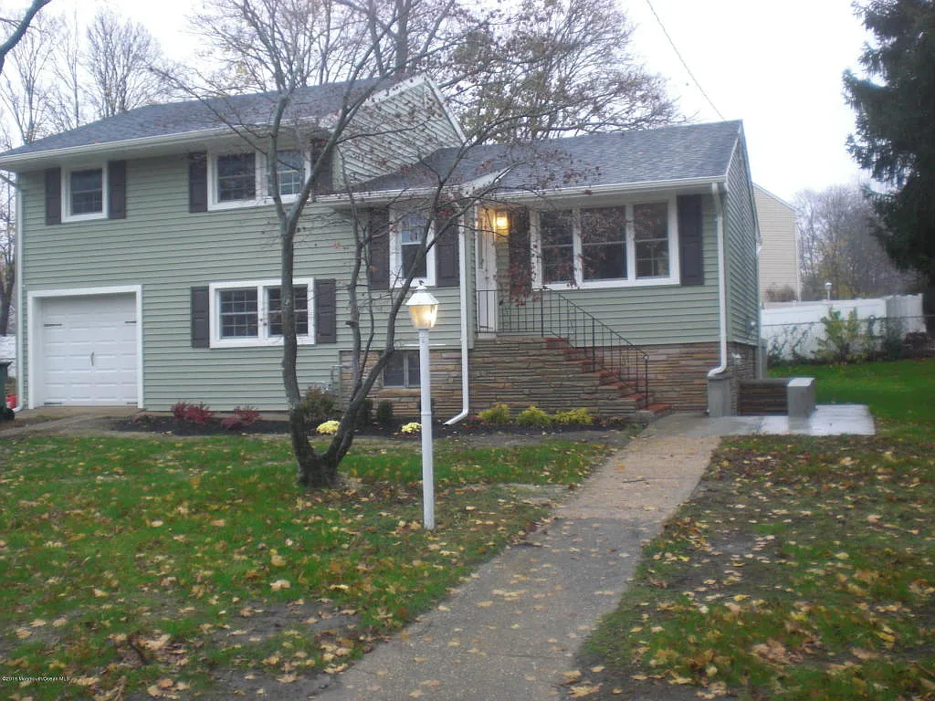 12 Coral Way photo 1