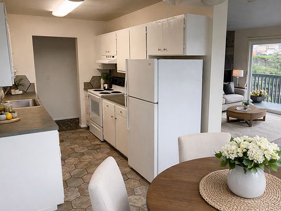 5th image of 2500 Gilman Dr W APT 404