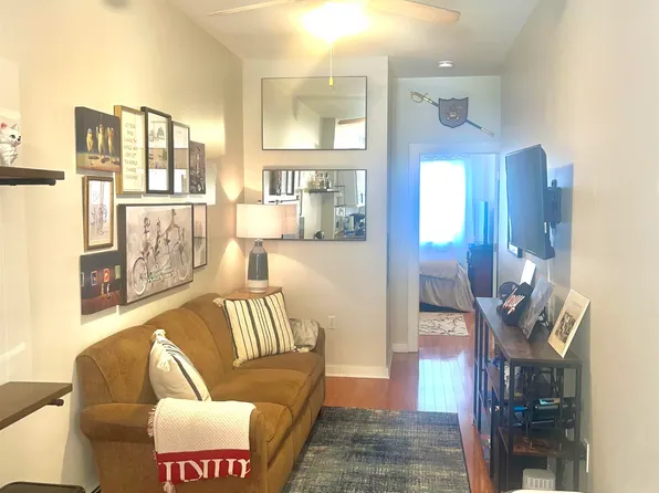 422 Bloomfield Street image 2 of 14