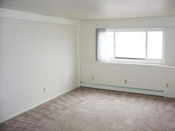2nd image of 3305 Driftwood Ln APT 2