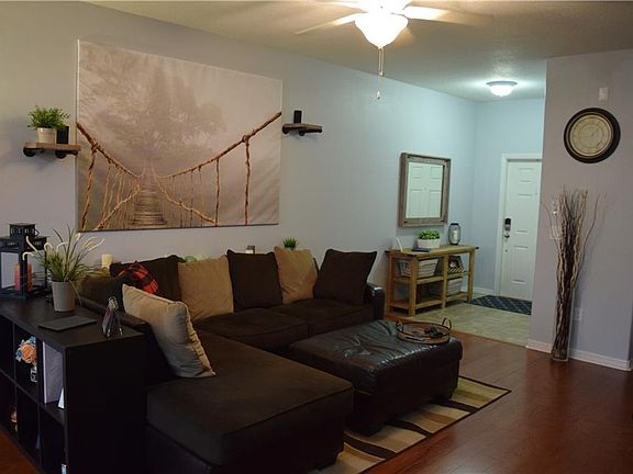 2nd image of 2625 Lantern Hill Ave