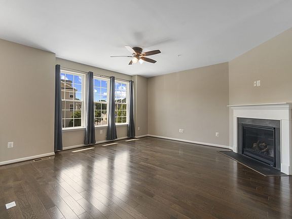 2nd image of 8125 Villaggio Dr