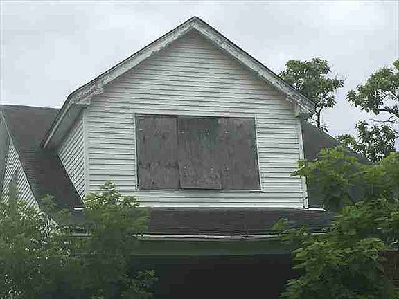 8156 E Hollywood
