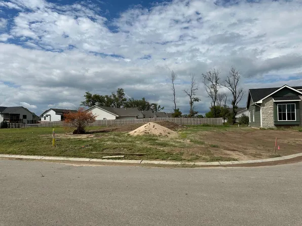 4430 N Sunny Cir, Wichita, KS 67205