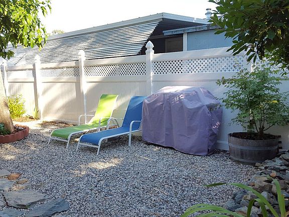 4th image of 12014 Hemlock Dr