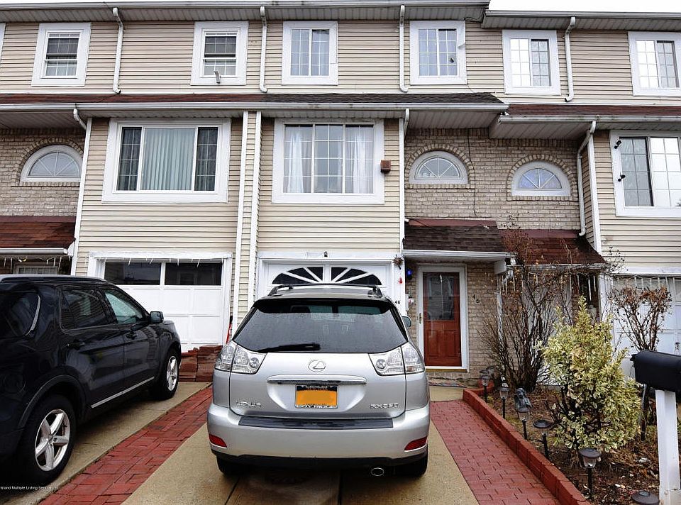 1st image of 46 Doreen Dr