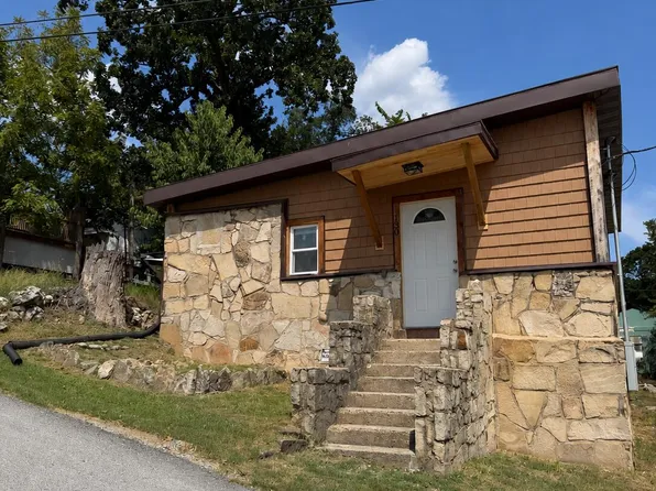 130 Lotus Avenue, Rockaway Beach, MO 65740
