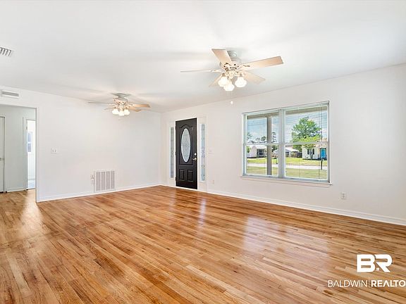 3rd image of 1117 S Pensacola Ave