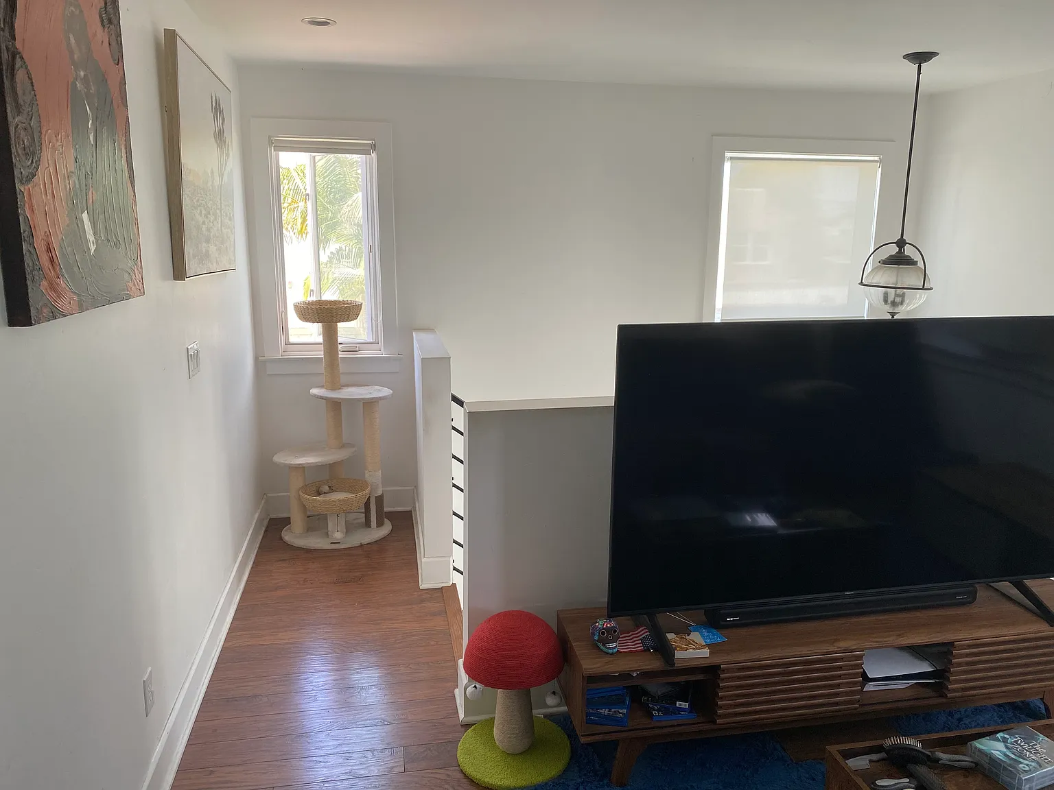 4 bed, 2.5 bath, 2800 sqft, $2,500 — Photo 2