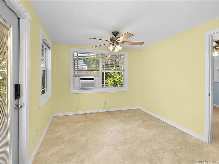 1413 SW Heather Ter — Photo 10