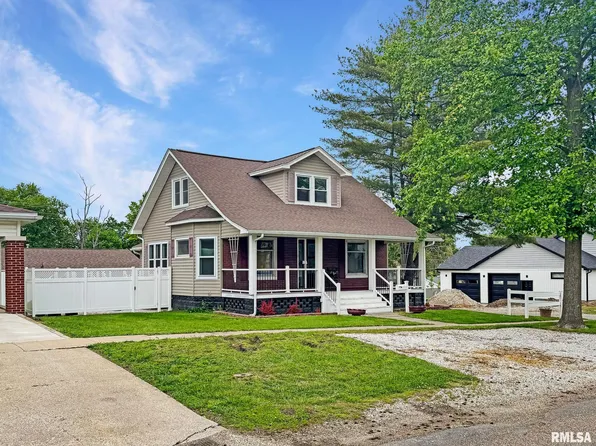 109 E North St, Mount Sterling, IL 62353