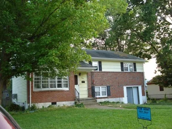 5541 Forest View Dr, Virginia Beach, VA 23455