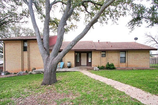 1st image of 4914 Belle Ellen Dr