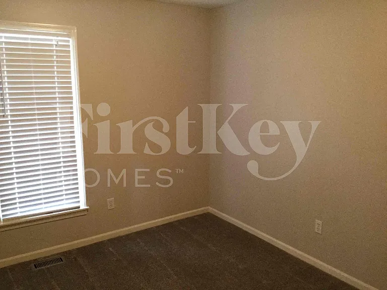 1405 Andrea Dr — Photo 8
