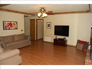 3rd image of 100 SW 141st St