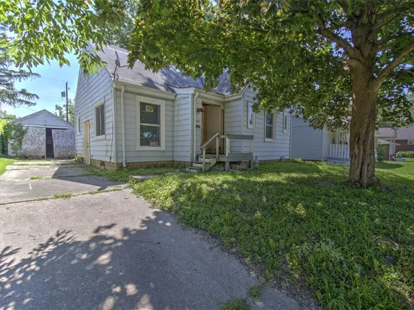 946 N University Ave, Decatur, IL 62522