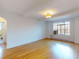 1 Christopher St