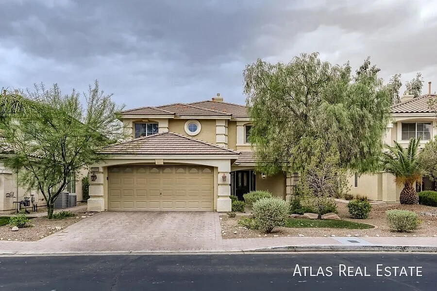 Stunning Southern Highlands 2 story 3 bedroom in a Guard Gated Community — Photo 2