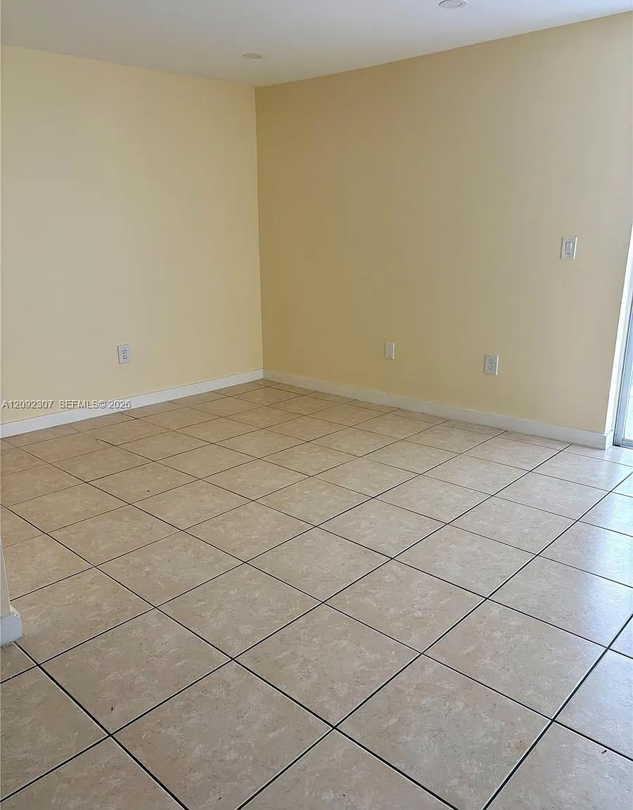 5050 Condo — Photo 2