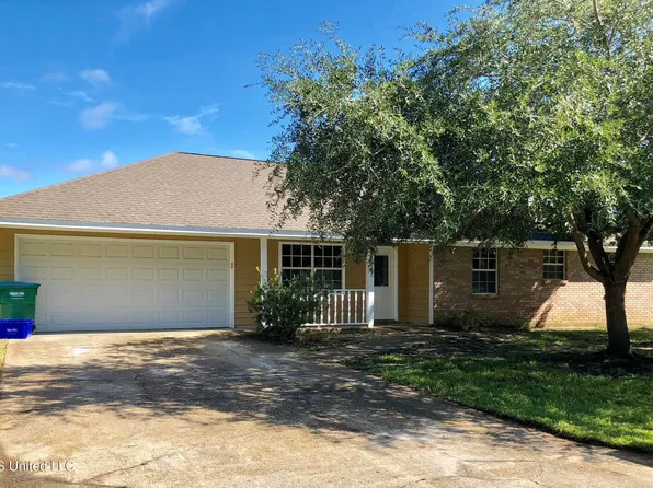 10696 Plummer Cir, Gulfport, MS 39503