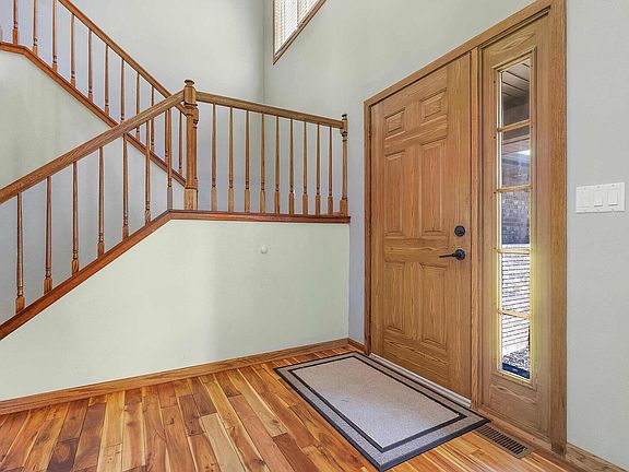 4th image of 3860 Asbury St