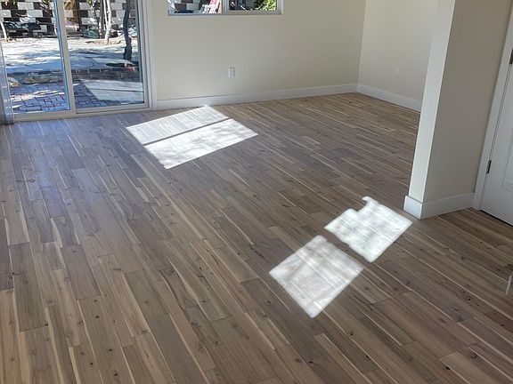 2nd image of 23040 Victory Blvd