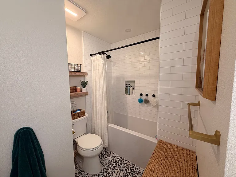 5255 Goldenridge Ct — Photo 20