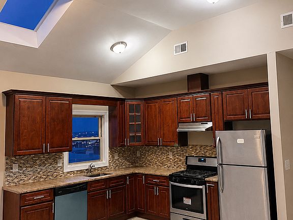2nd image of 108 Carlton Ave Floor 1
