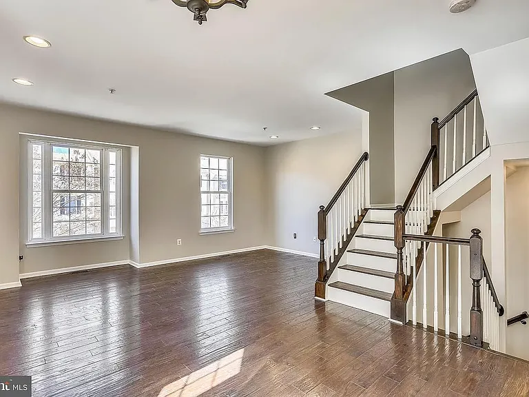 214 Tilden Way — Photo 4