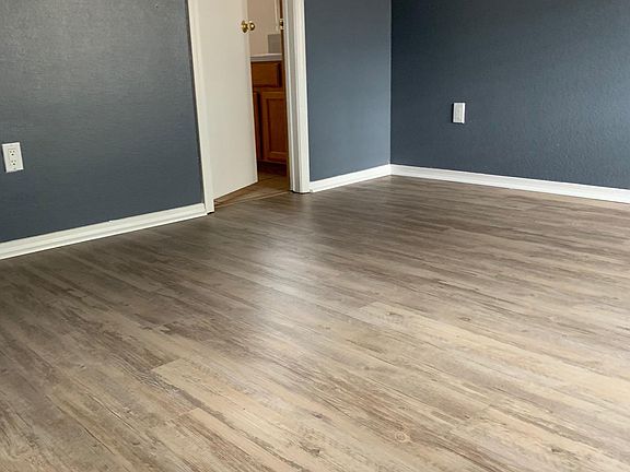 5th image of 3001 Holmberg Dr