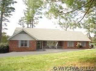 108 Newport Rd, Hendersonville, NC 28739