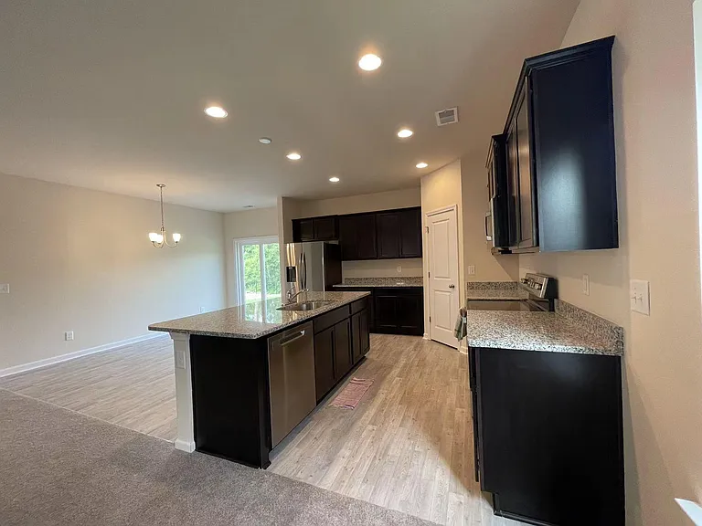 248 Hampton Park Cir — Photo 6