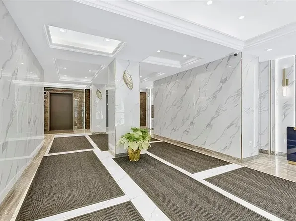 155 Oceana Drive East image 29 of 31