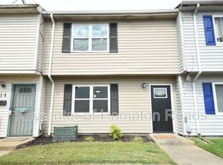 416 Harbour North Dr, Chesapeake, VA 23320