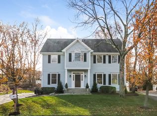 90 Barlow Pl, Fairfield, CT 06824