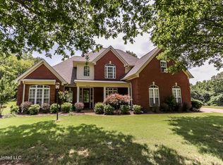 4068 Misty Oaks Cv, Nesbit, MS 38651