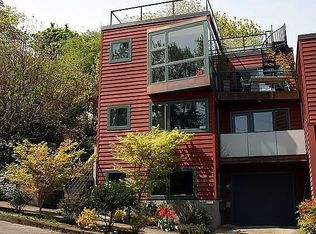 3915 SW View Point Ter, Portland, OR 97239