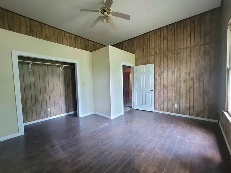 1005 E Fannin St — Photo 10