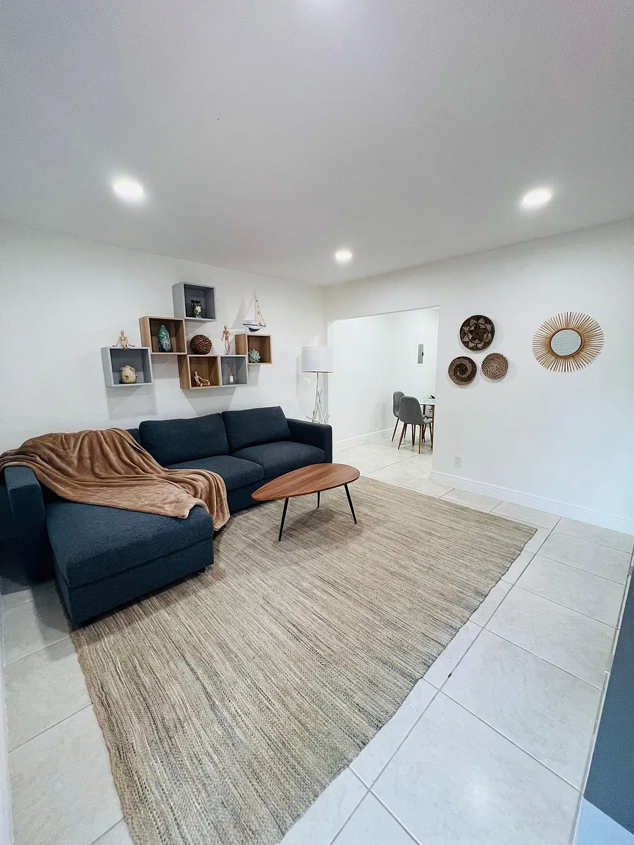 Building Photo - 280 NW 55th St #A